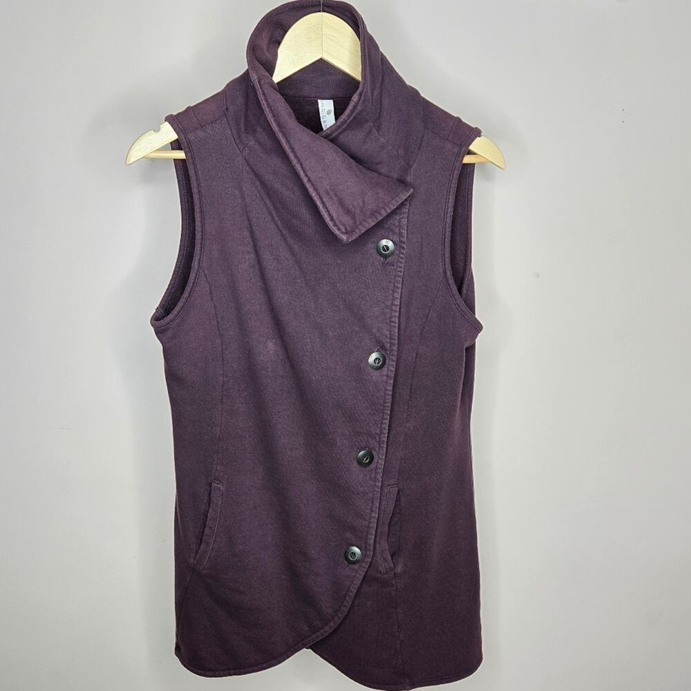 Indigenous Women's Plum Sleeveless Button-Up Vest with Pockets Size M